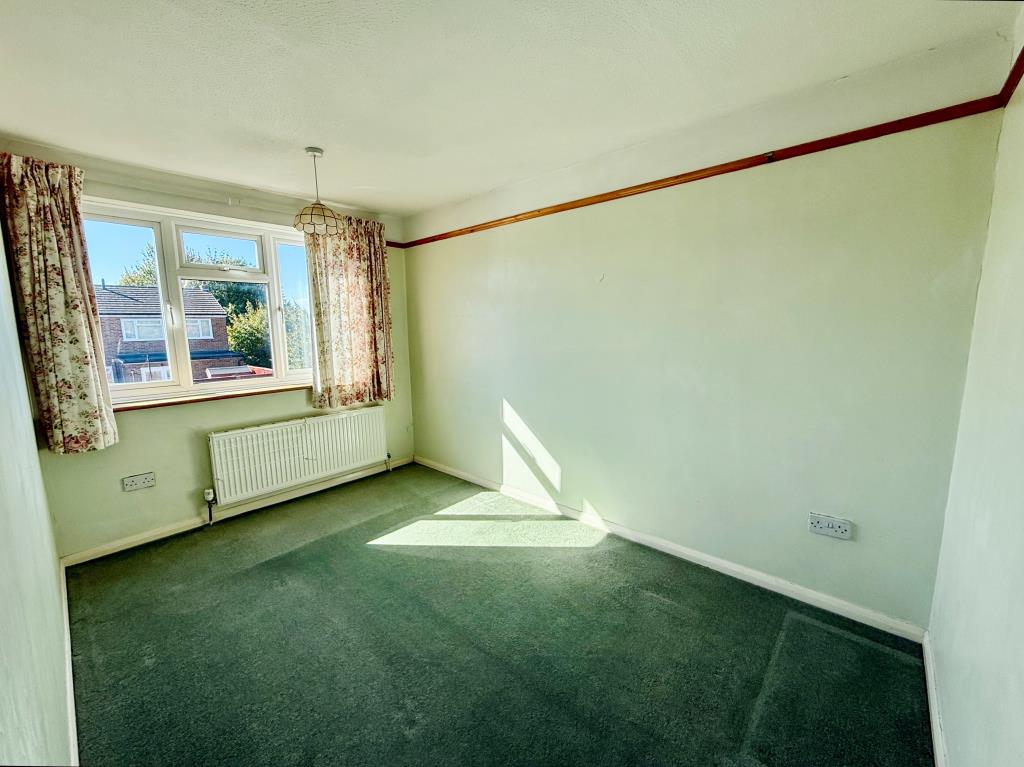 Lot: 178 - THREE-BEDROOM END-TERRACE HOUSE - Bedroom two